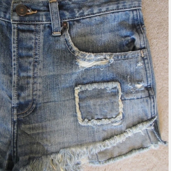 Abercrombie & Fitch the A&F high rise festival distressed jean patch shorts - Picture 3 of 8